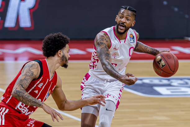 角和中坚力 角和中坚力