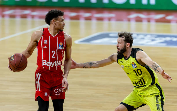 年正式加入 年正式加入