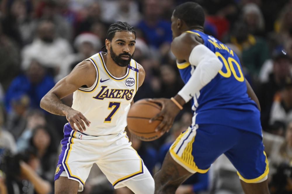 替补席深度 替补席深度